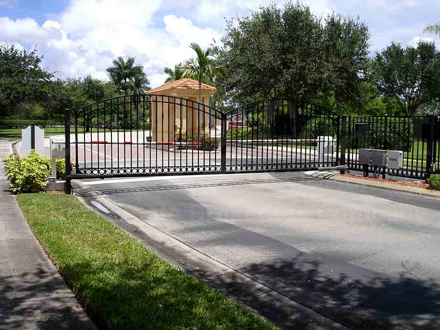 LAUREL LAKES Entrance Gate